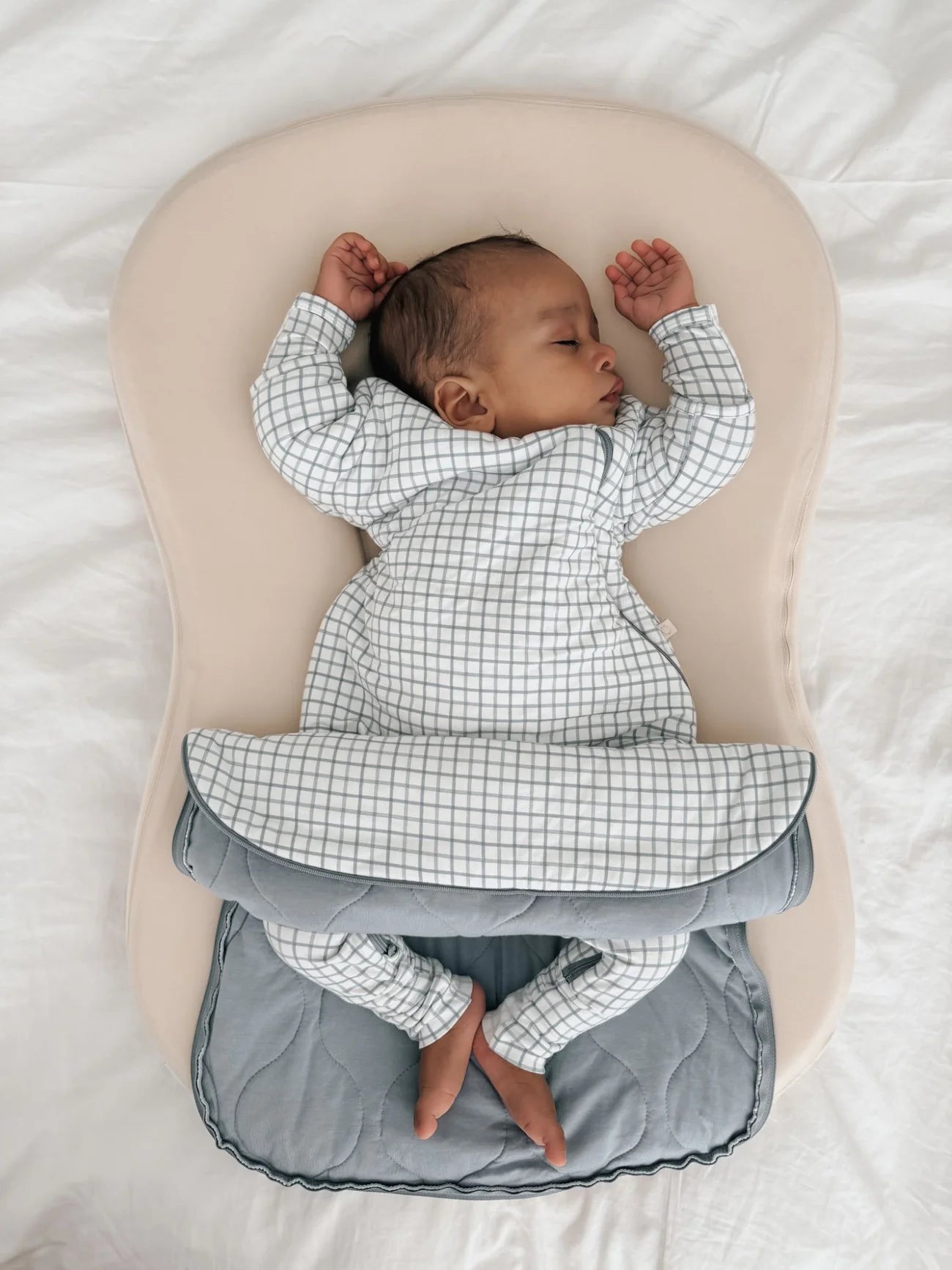 Long Sleeve Transitional Swaddle Checkmate