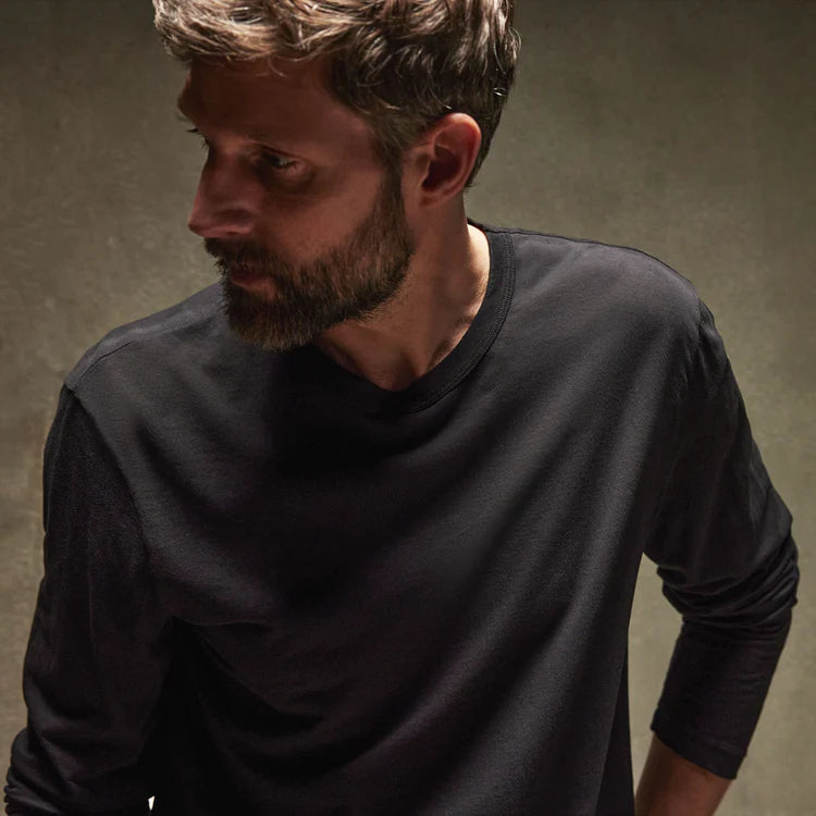Shirttail Hem Crew Black