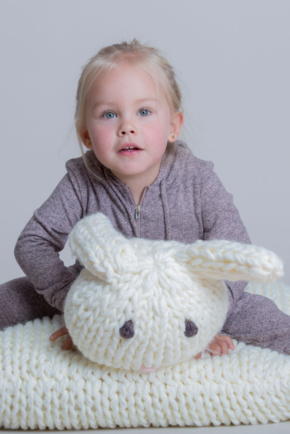 HOPPY BUNNY PILOW