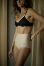 Zone Smoothing Brief Beige