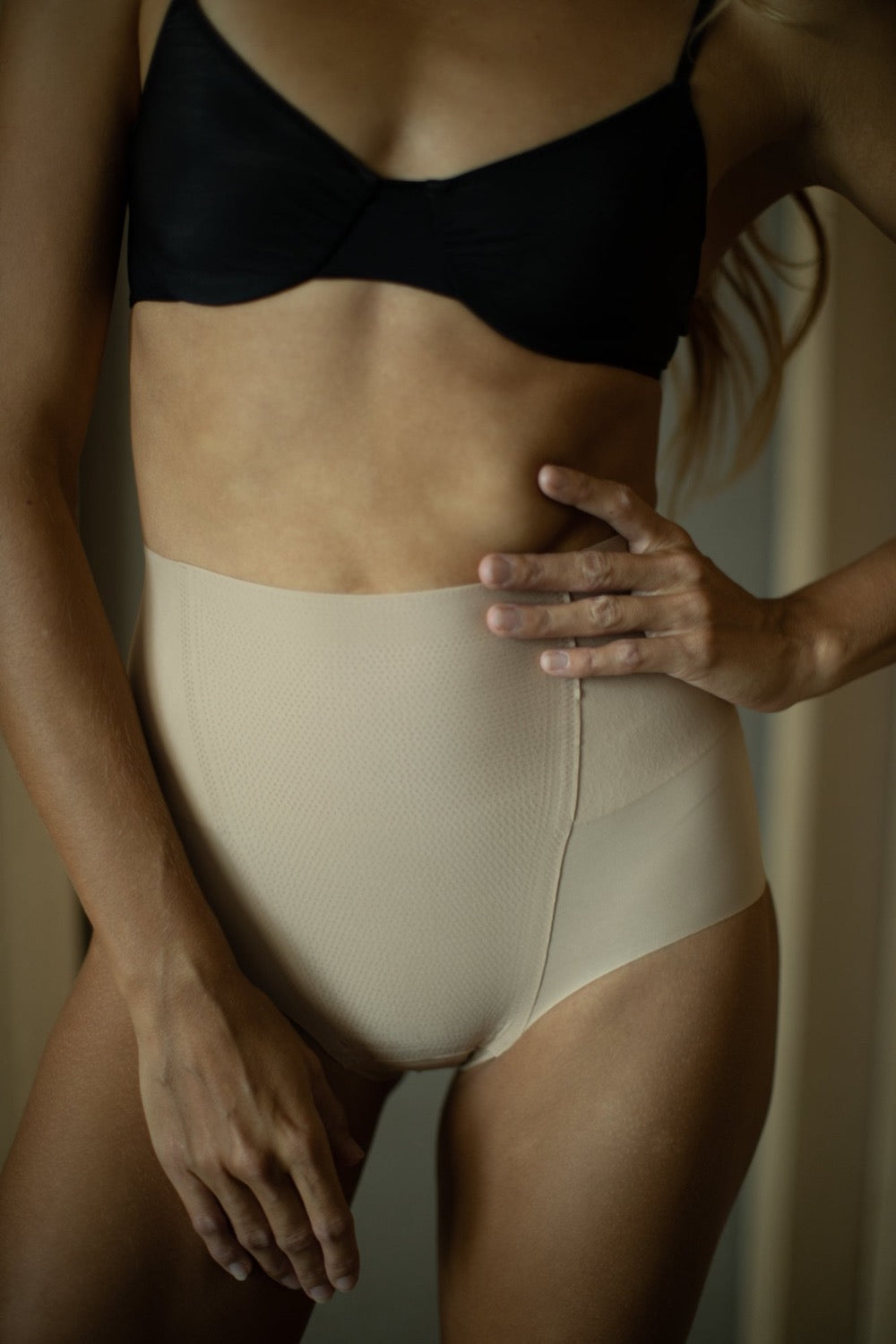 Zone Smoothing Brief Beige