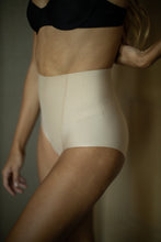 Zone Smoothing Brief Beige