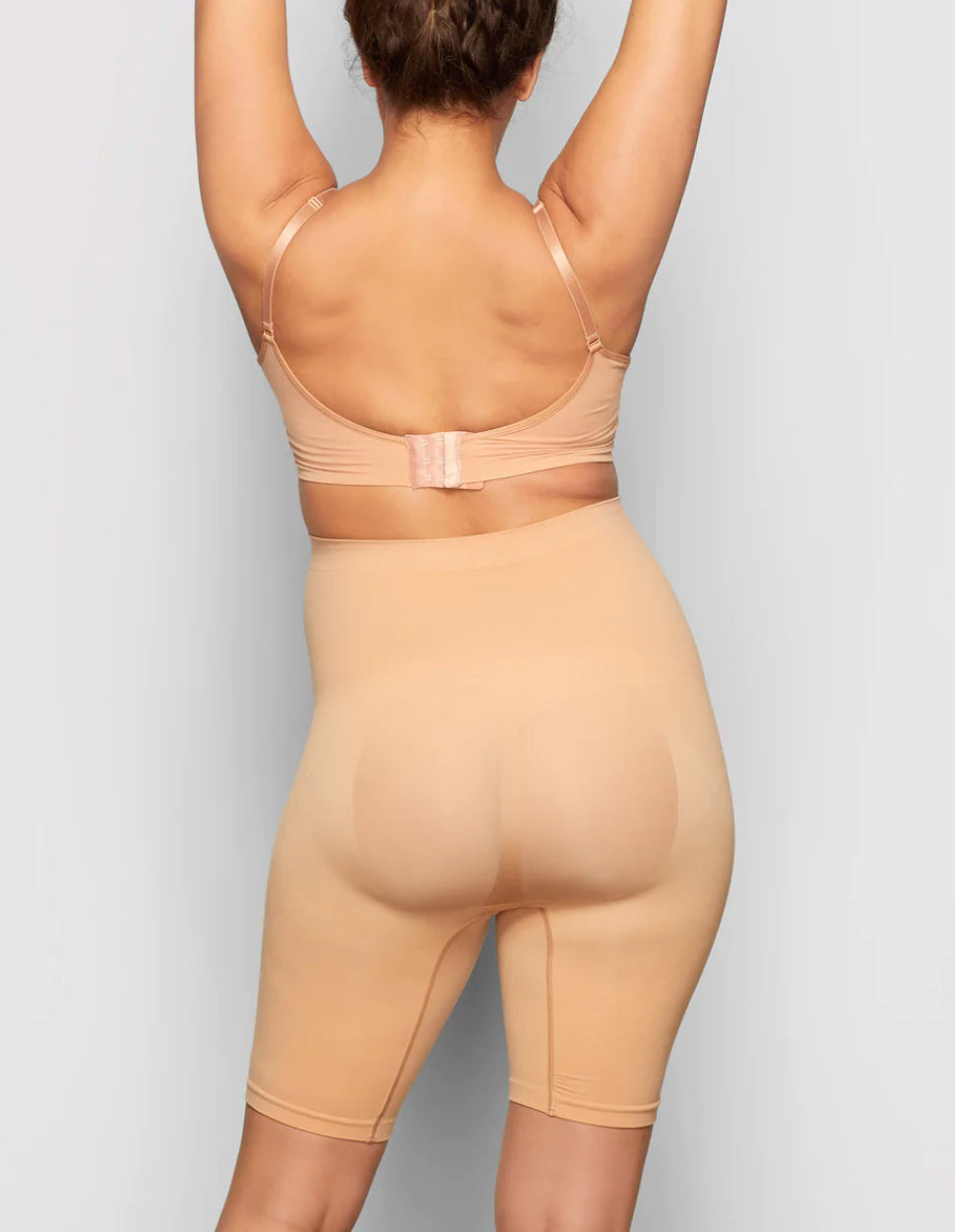 SKIMS Maternity Sculpting Short Mid Thigh
