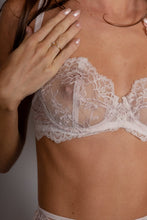 Anais Bra