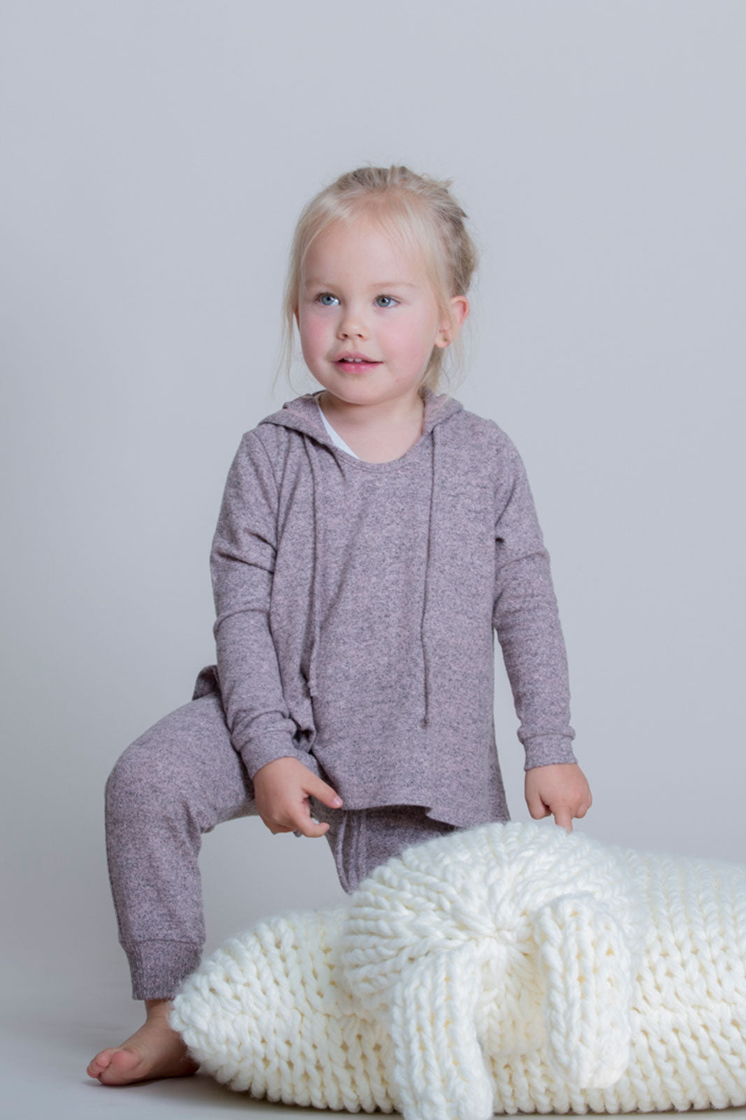PINK HOODIE WITH NO ZIPPER FOR KIDS